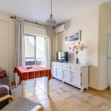 Apartamento Familiar Maria Auxiliadora Севиля Екстериор снимка