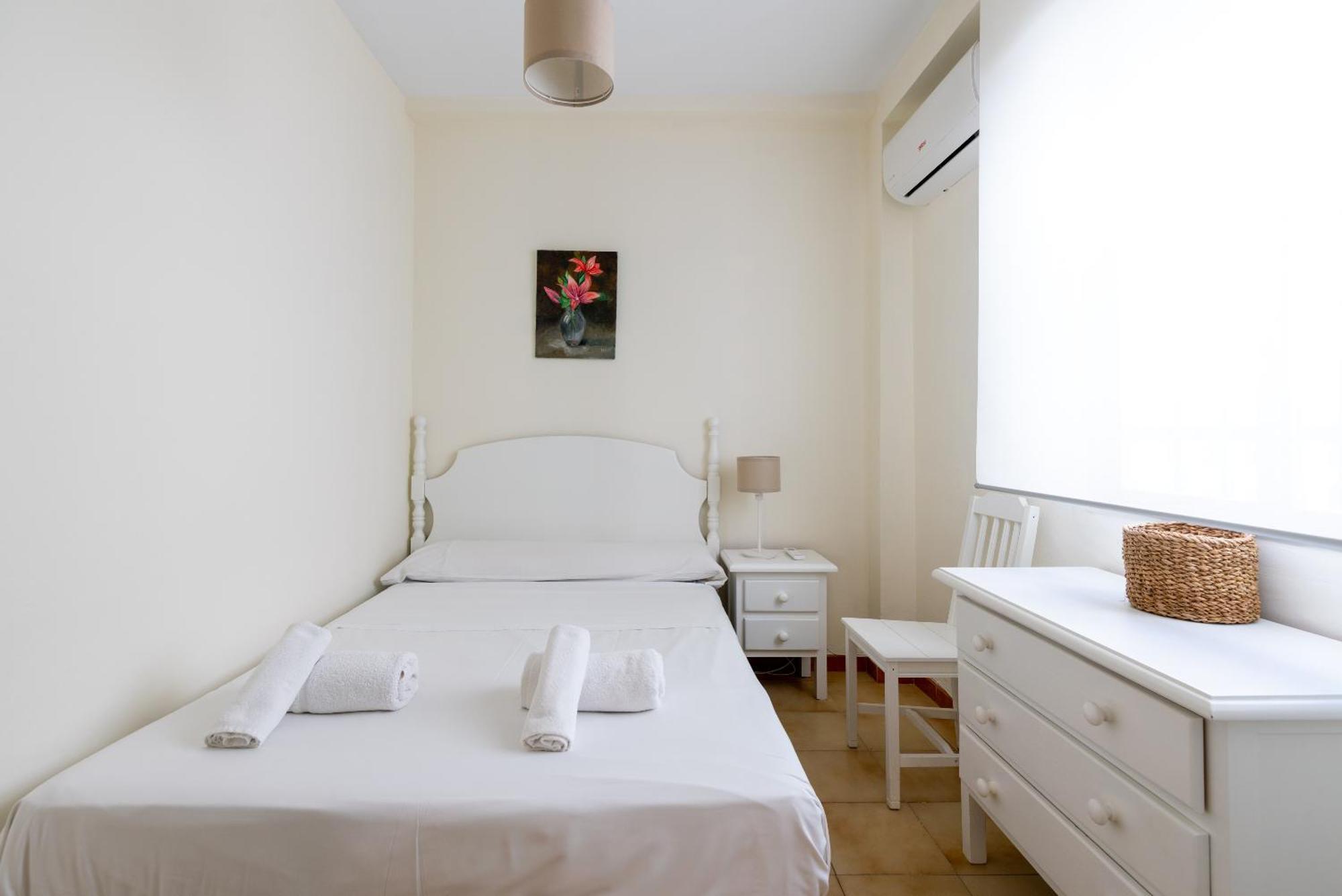 Apartamento Familiar Maria Auxiliadora Севиля Екстериор снимка