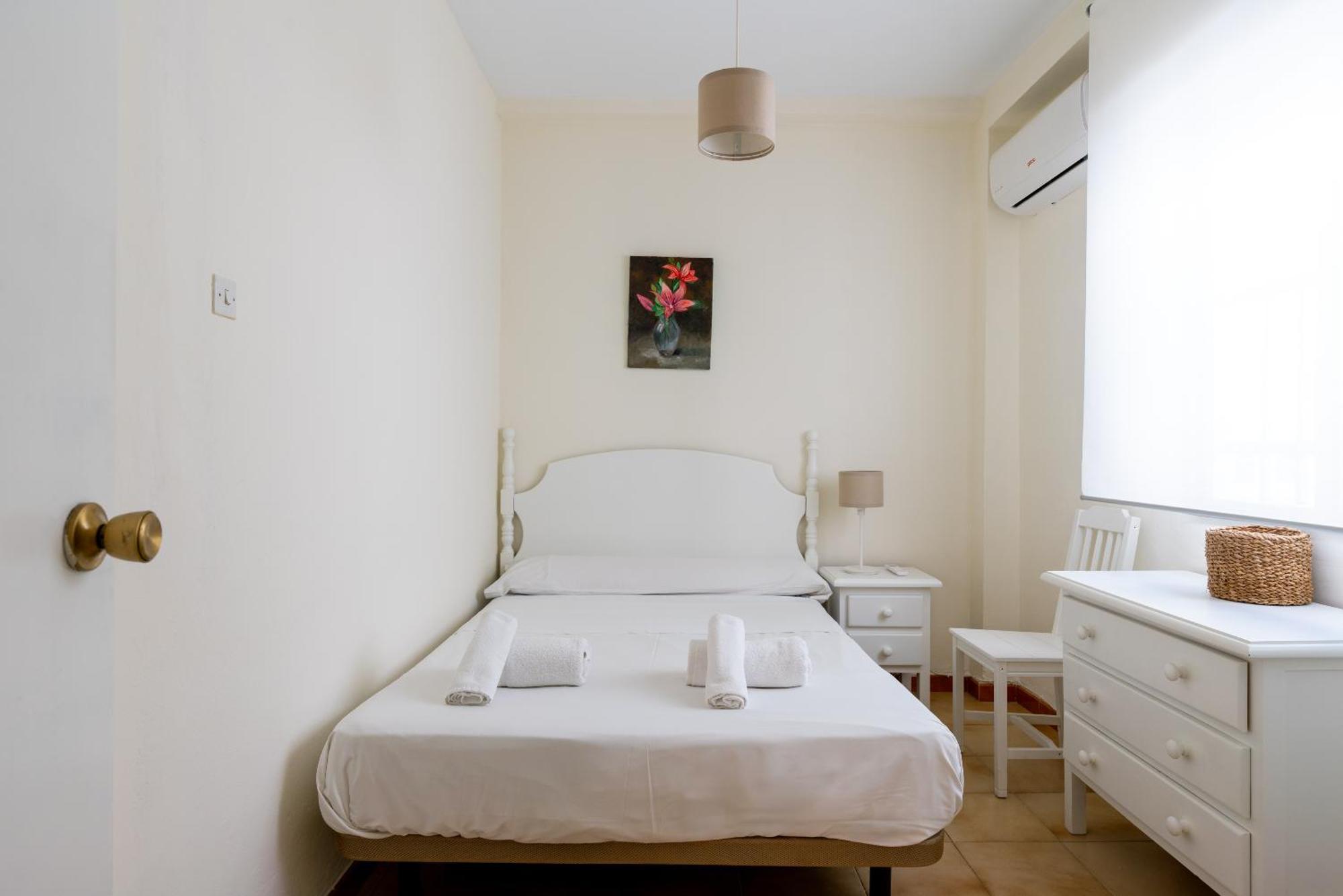 Apartamento Familiar Maria Auxiliadora Севиля Екстериор снимка