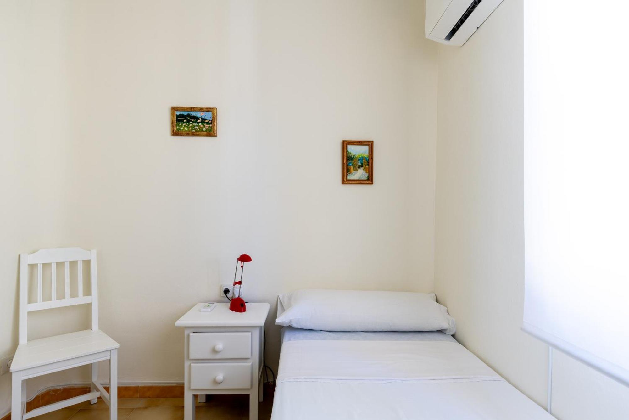 Apartamento Familiar Maria Auxiliadora Севиля Екстериор снимка