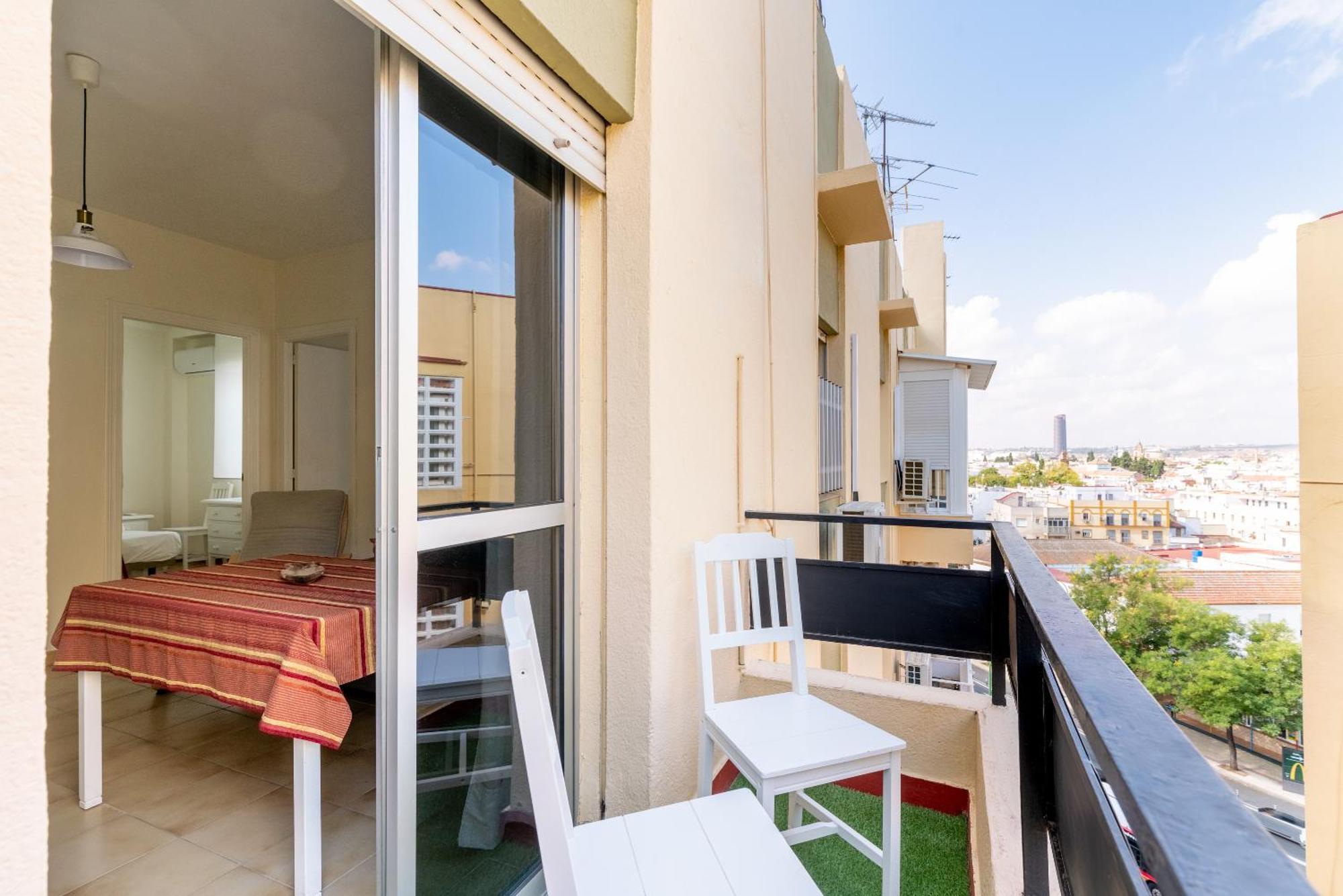 Apartamento Familiar Maria Auxiliadora Севиля Екстериор снимка
