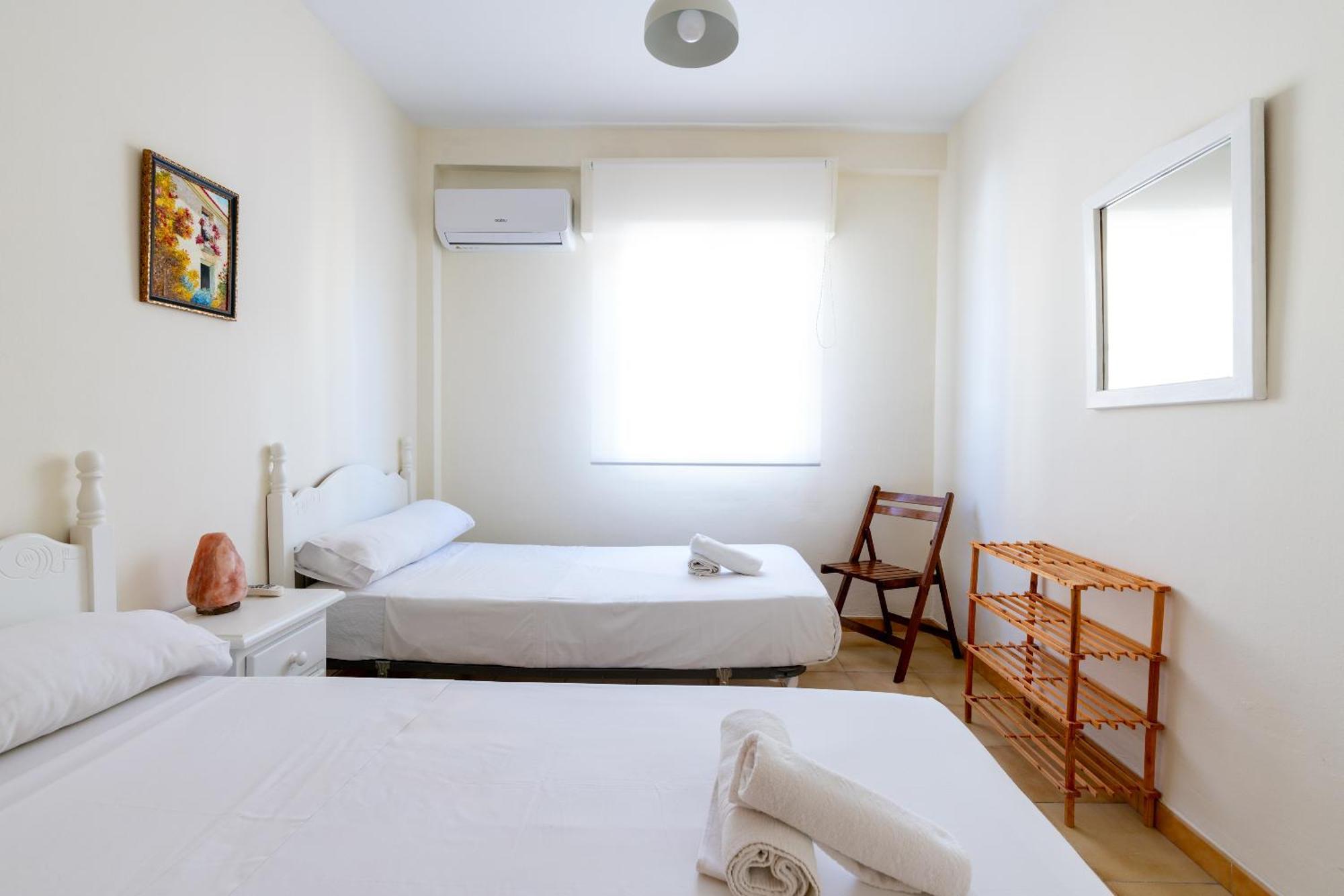 Apartamento Familiar Maria Auxiliadora Севиля Екстериор снимка
