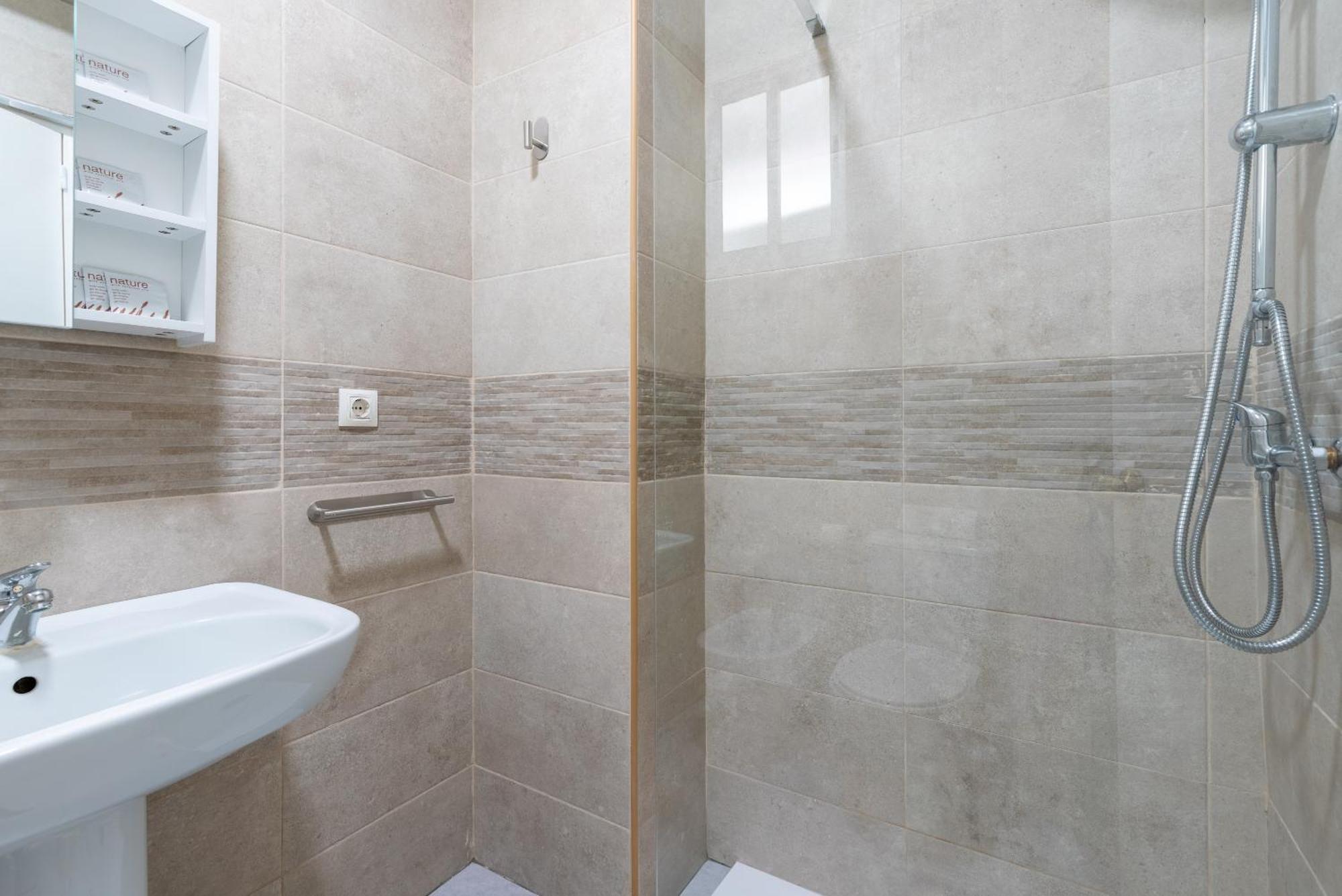 Apartamento Familiar Maria Auxiliadora Севиля Екстериор снимка